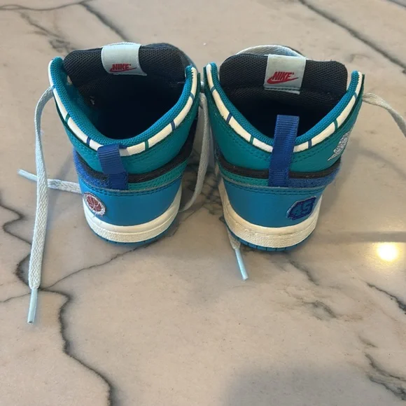 Air Jordan toddler sneakers